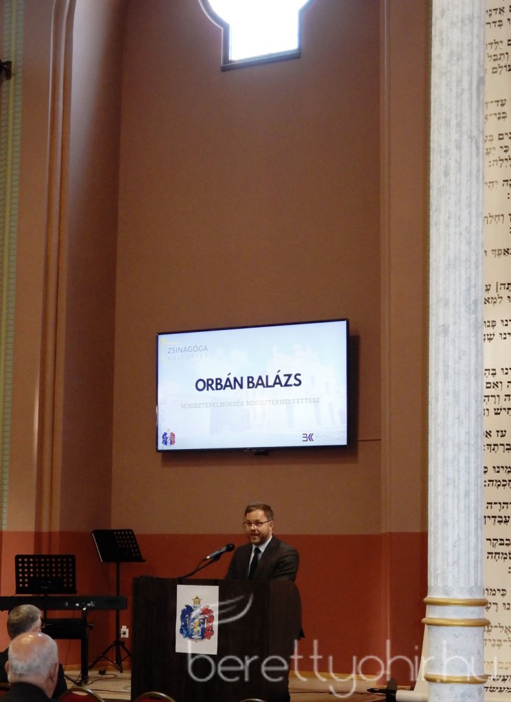 Átadták a felújított zsinagógát 39